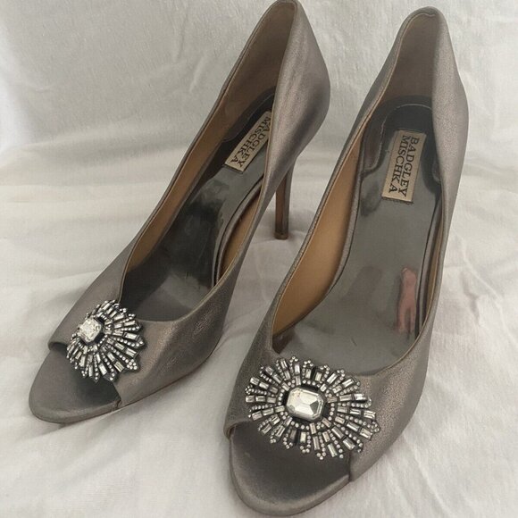 Badgley Mischka Shoes - Badgley Mischka Silver Leather Peep Toe Heels Brooch Embellish Size 9 1/2